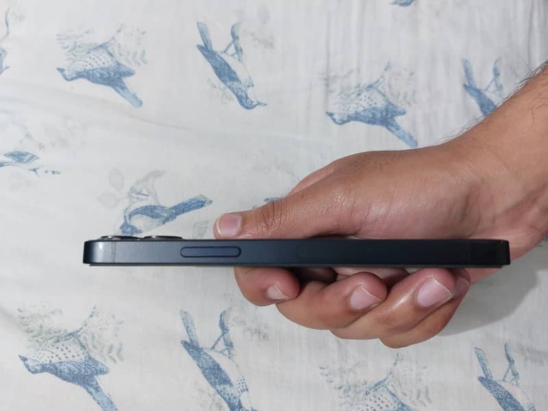 Apple iPhone 12 mini 6