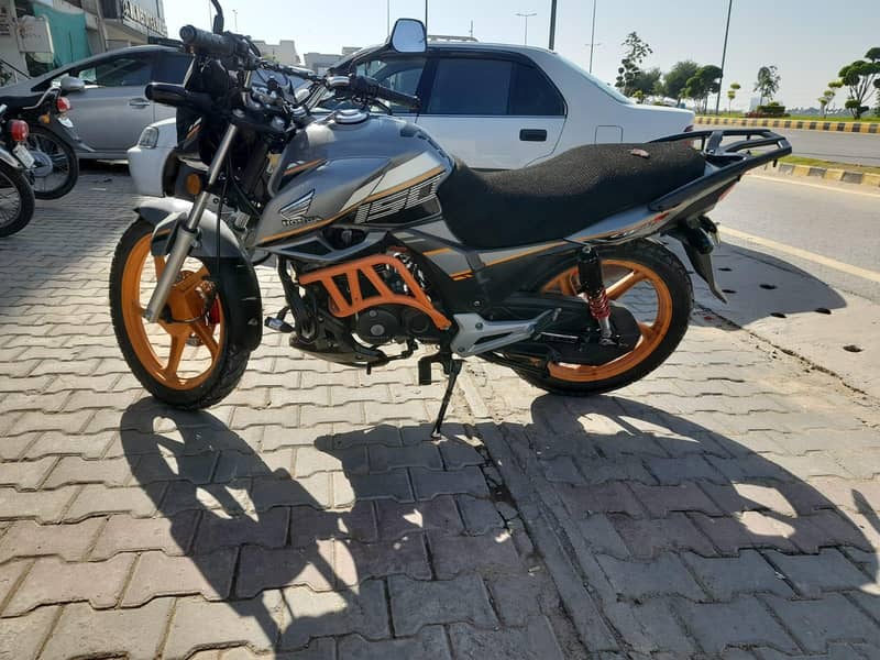 honda cb150F 0
