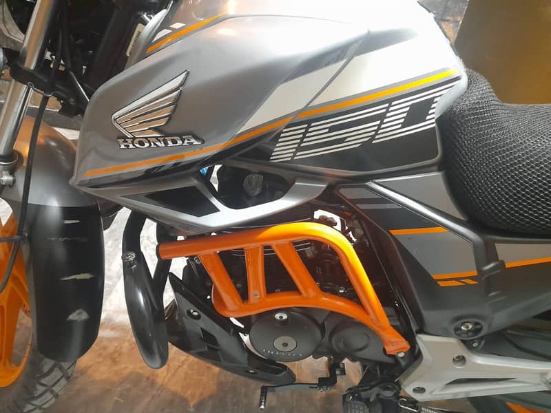 honda cb150F 4