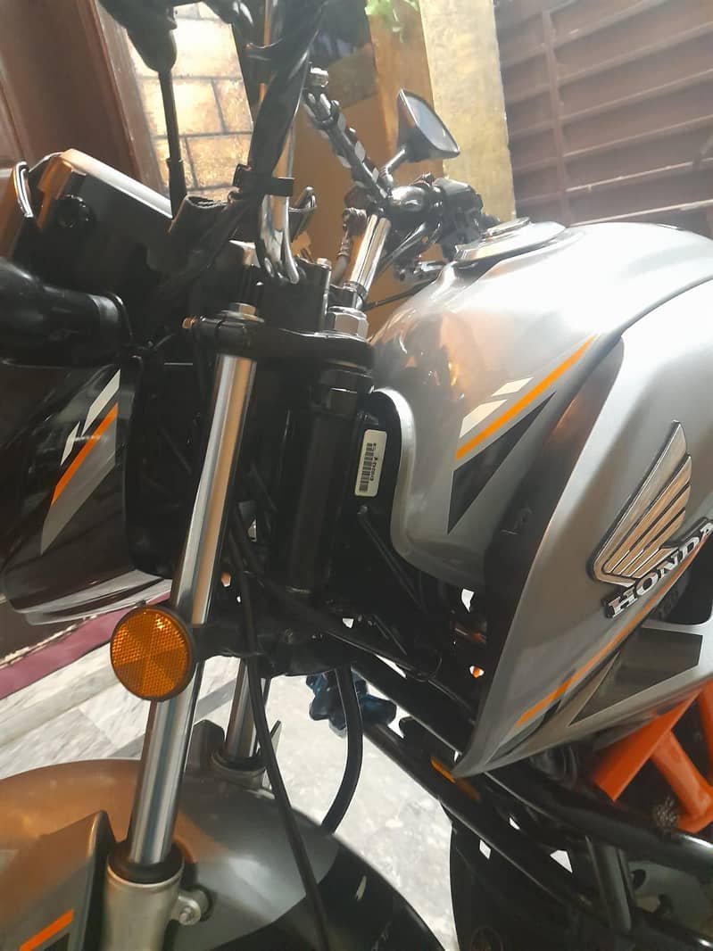 honda cb150F 5