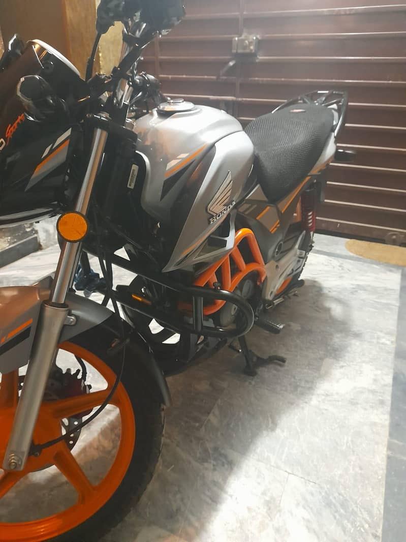 honda cb150F 6