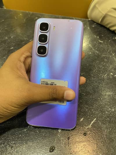 Infinix Hot 60 Pro Plus 8+8 _ 256