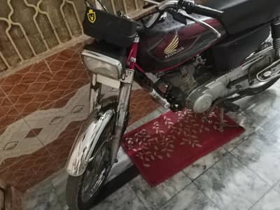 Honda 125 2017 model good condition Gujrat number urgent sale