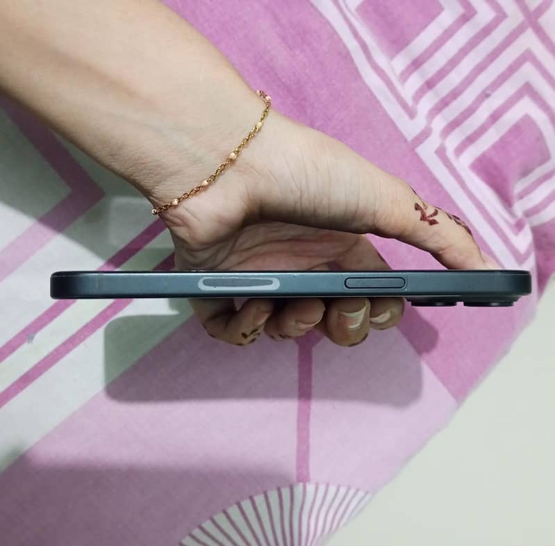 Apple iPhone 15 3