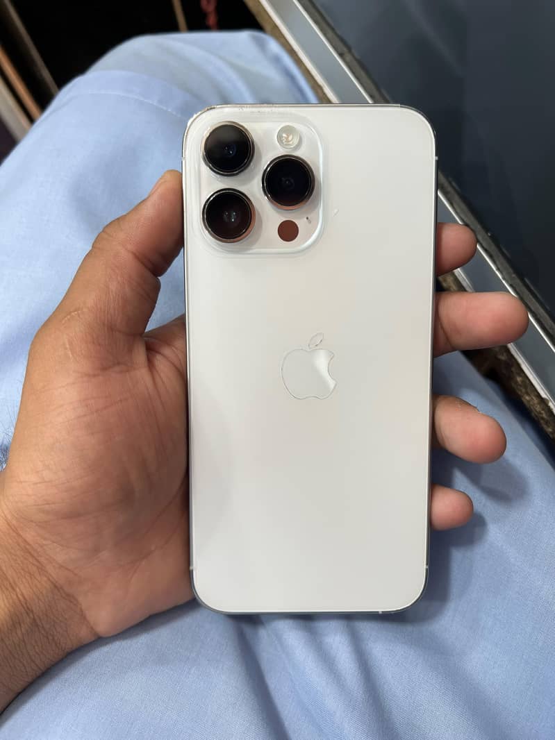 Apple iPhone 14 Pro Max 0