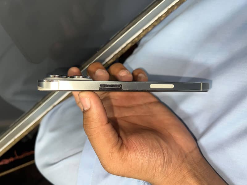 Apple iPhone 14 Pro Max 10