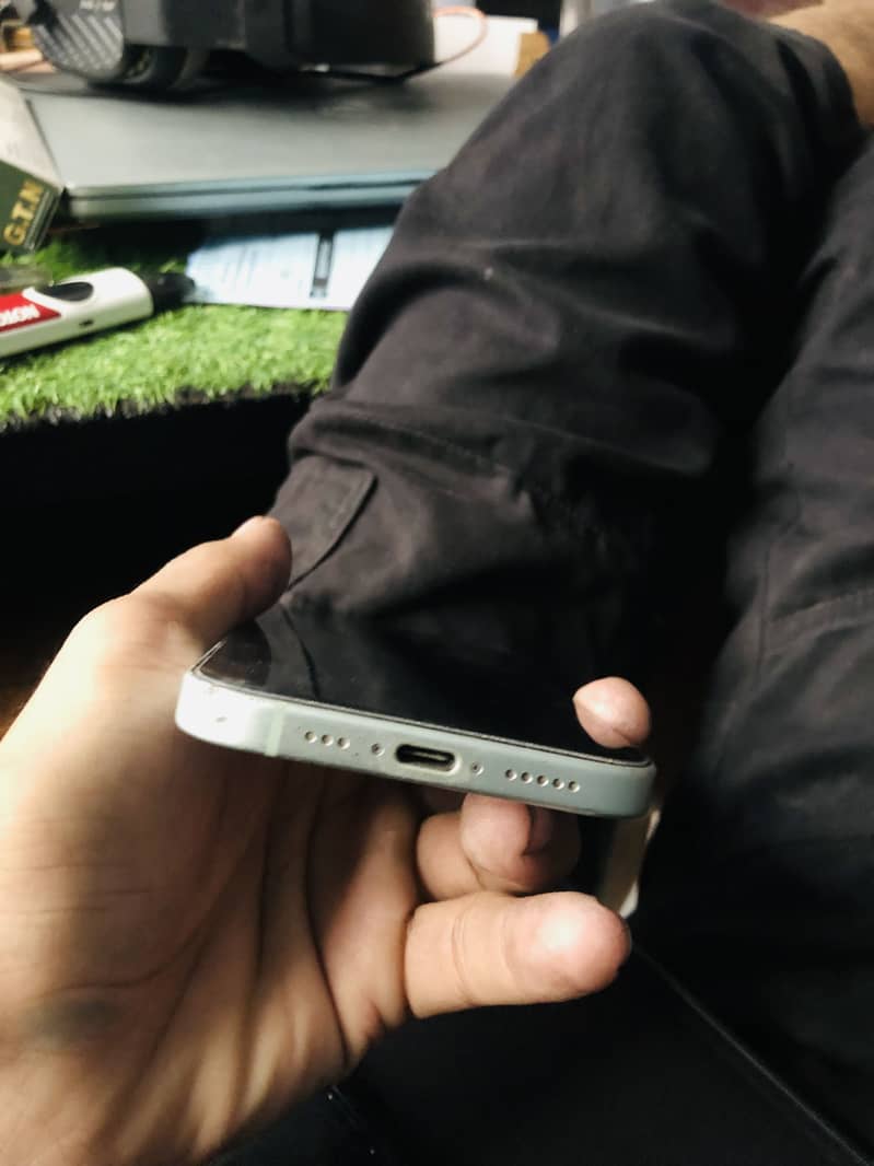 Iphone 15 4