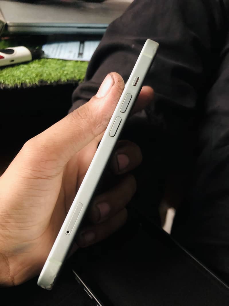 Iphone 15 6