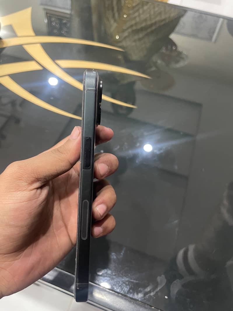 Apple iPhone 15 5