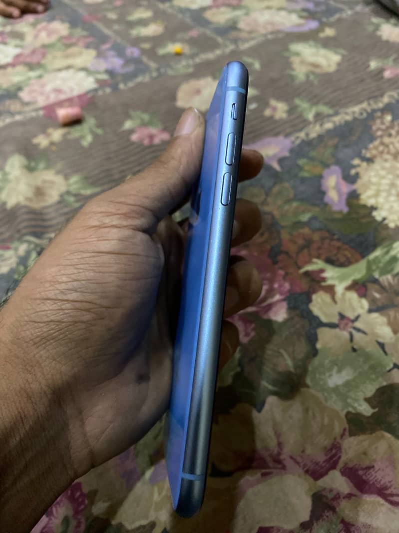 Apple iPhone XR 2