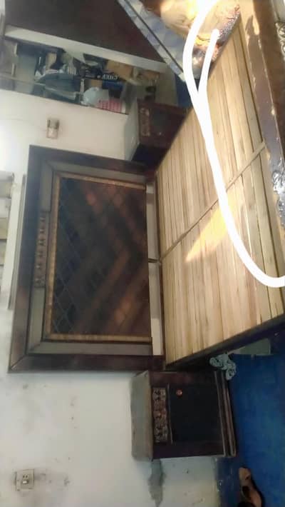 good condtion bed set dressing with side tables for sale 20000