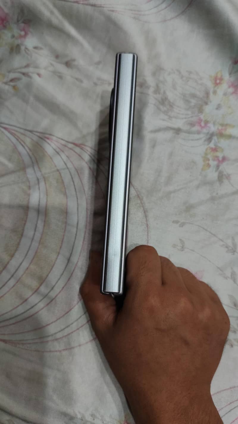 Tecno Phantom V Fold 1