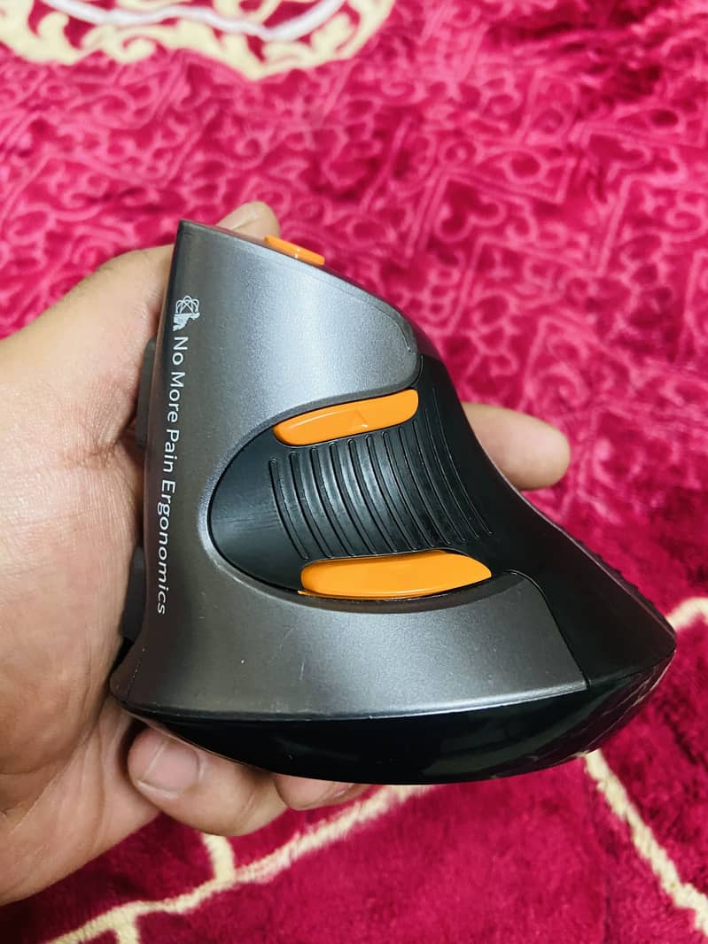 Wireless Optical Vertical Mouse 8