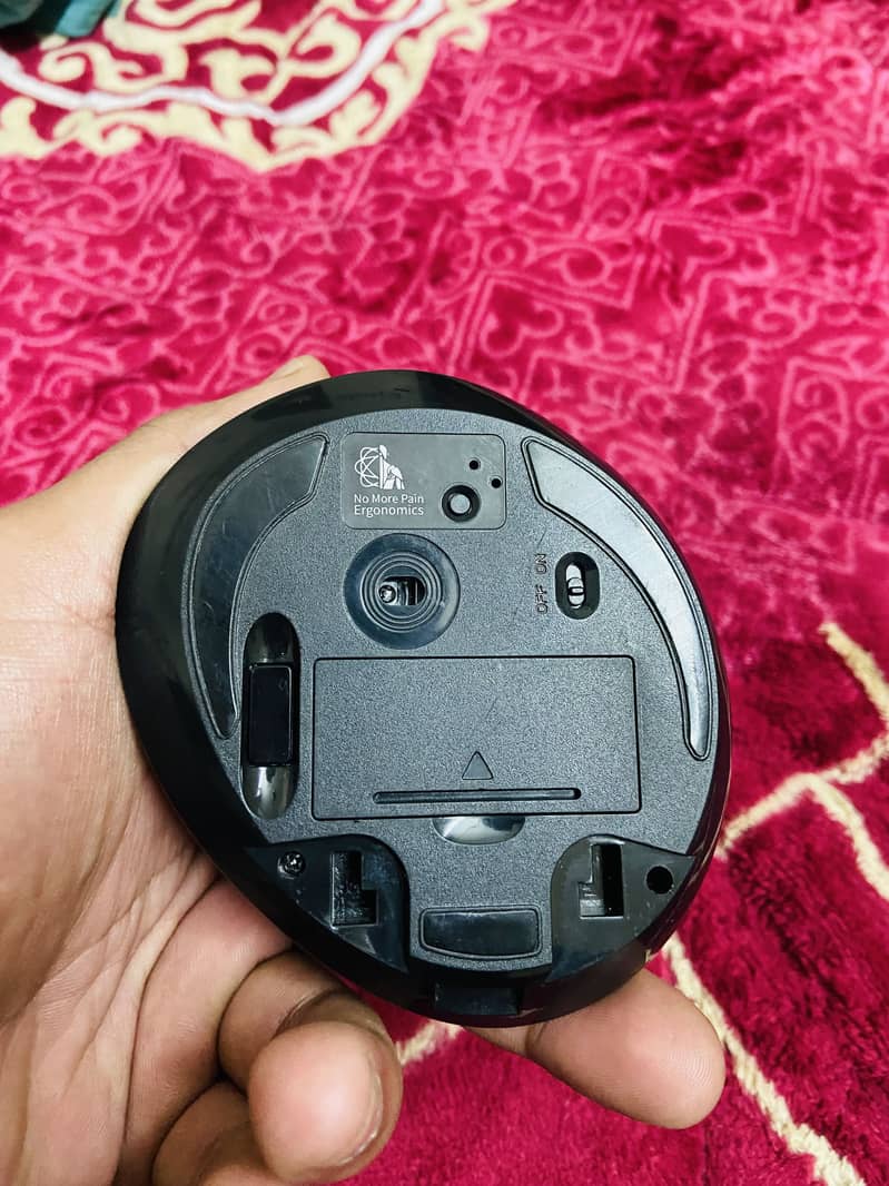 Wireless Optical Vertical Mouse 10