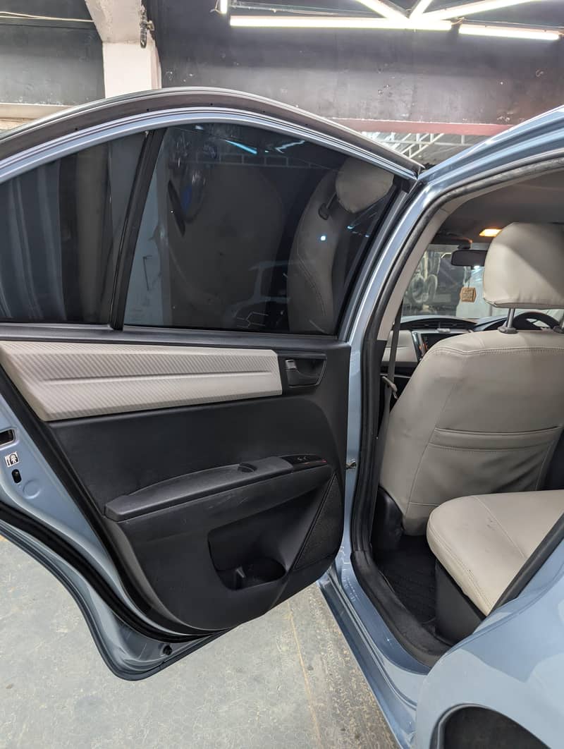 Toyota Corolla Axio 2015 12
