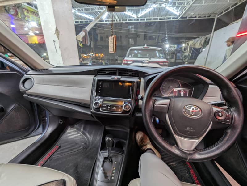 Toyota Corolla Axio 2015 16