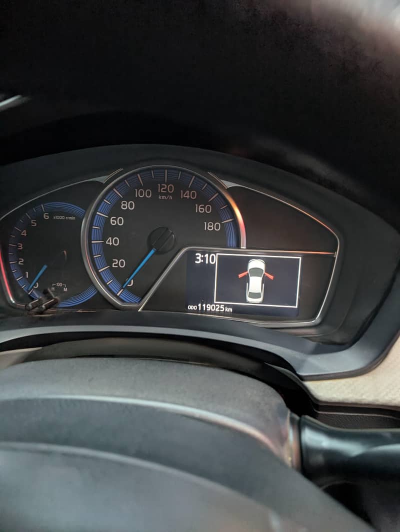 Toyota Corolla Axio 2015 17