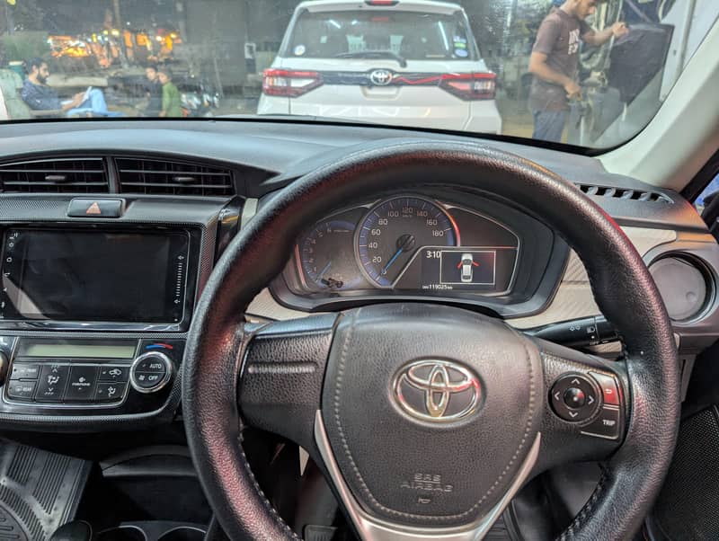 Toyota Corolla Axio 2015 19