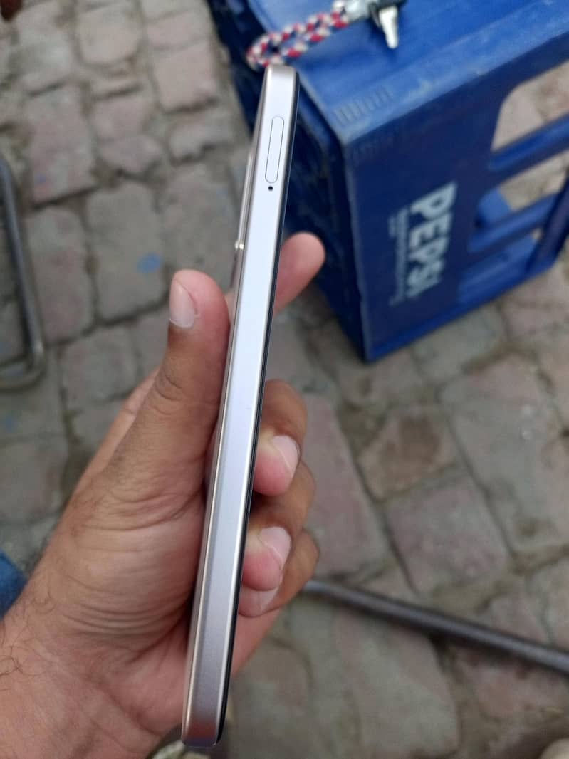 OPPO A6 2