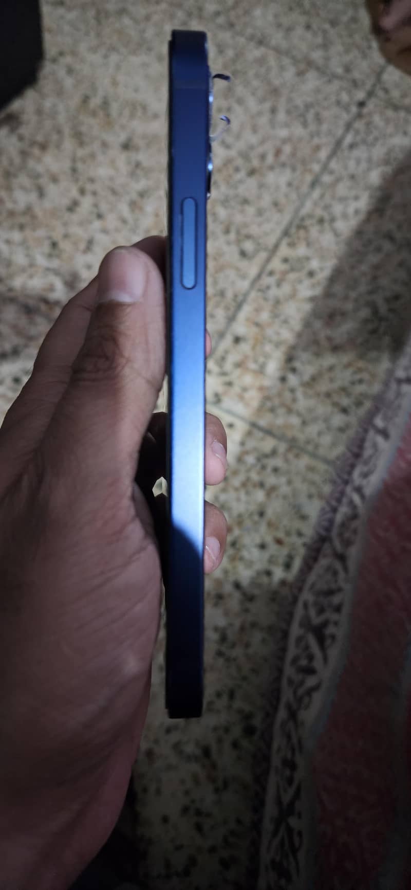 Apple iPhone 12 6