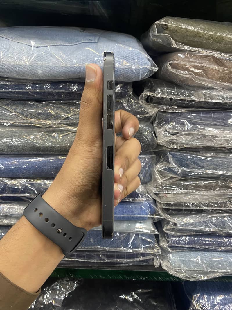 Apple iPhone 14 Pro 3