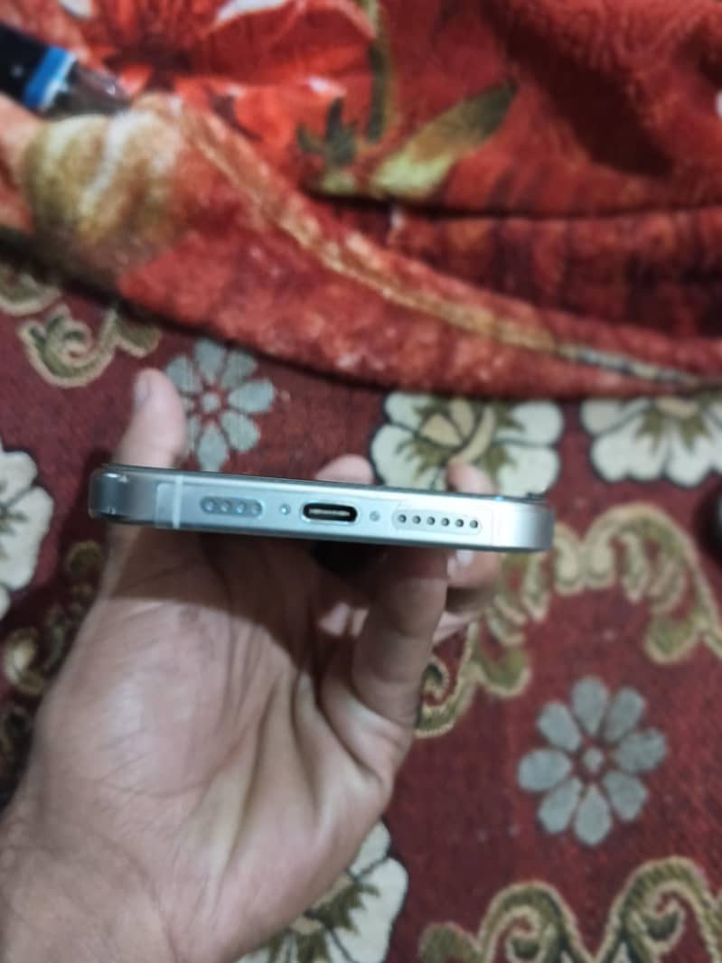 Apple iPhone 15 Pro Max jv 3