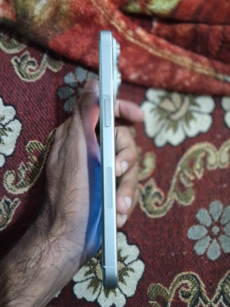 Apple iPhone 15 Pro Max jv 4