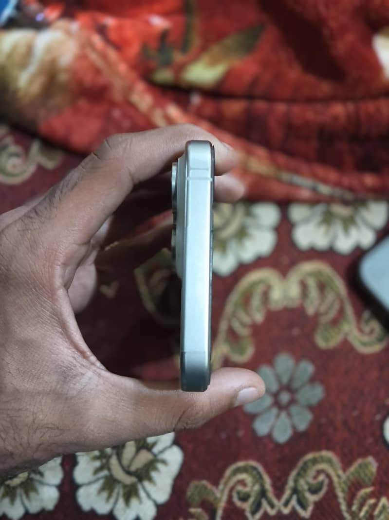 Apple iPhone 15 Pro Max jv 5