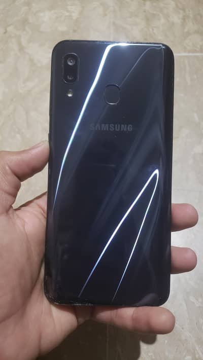 Samsung A20