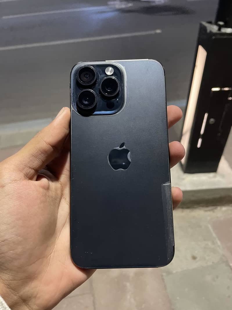 Apple iPhone 15 Pro Max 0