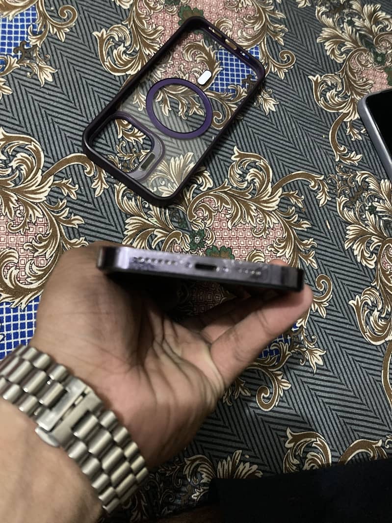 Apple iPhone 14 Pro Max 6