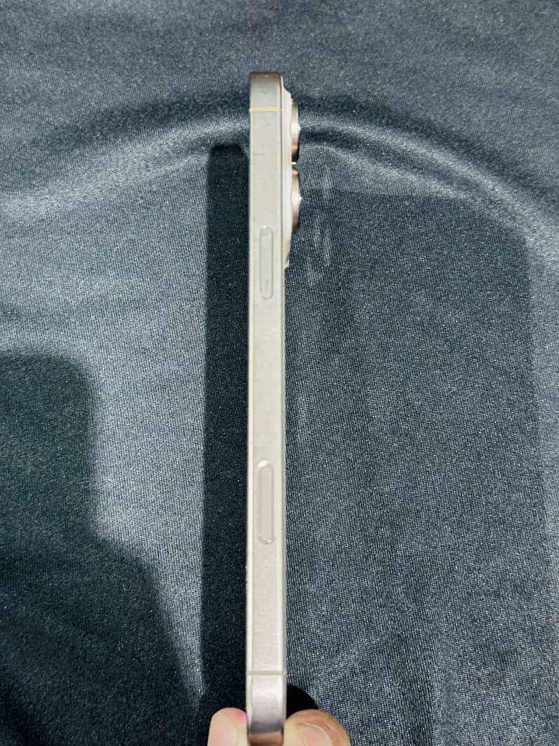 Apple iPhone 16 Pro Max 8