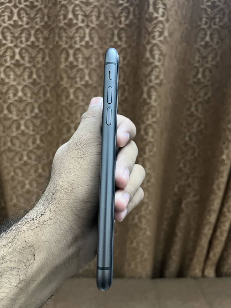 Apple iPhone 11 0