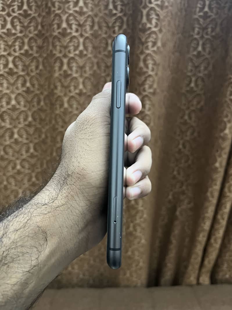 Apple iPhone 11 3