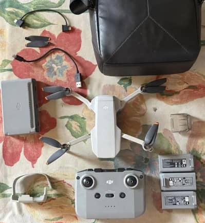 DJI Mini 2 SE With Fly Combo