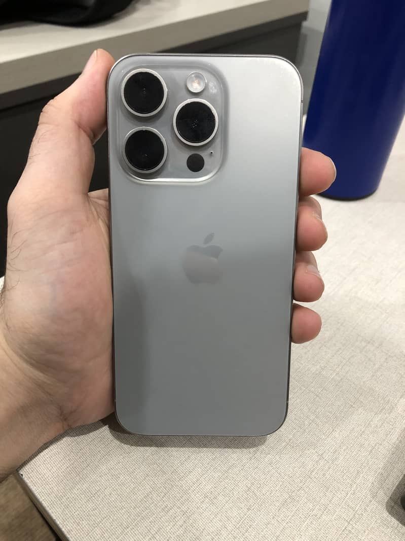 Apple iPhone 15 Pro JV 0