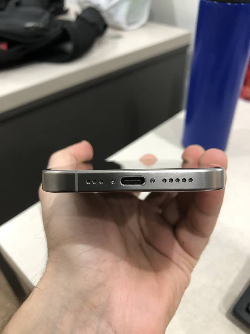 Apple iPhone 15 Pro JV 3