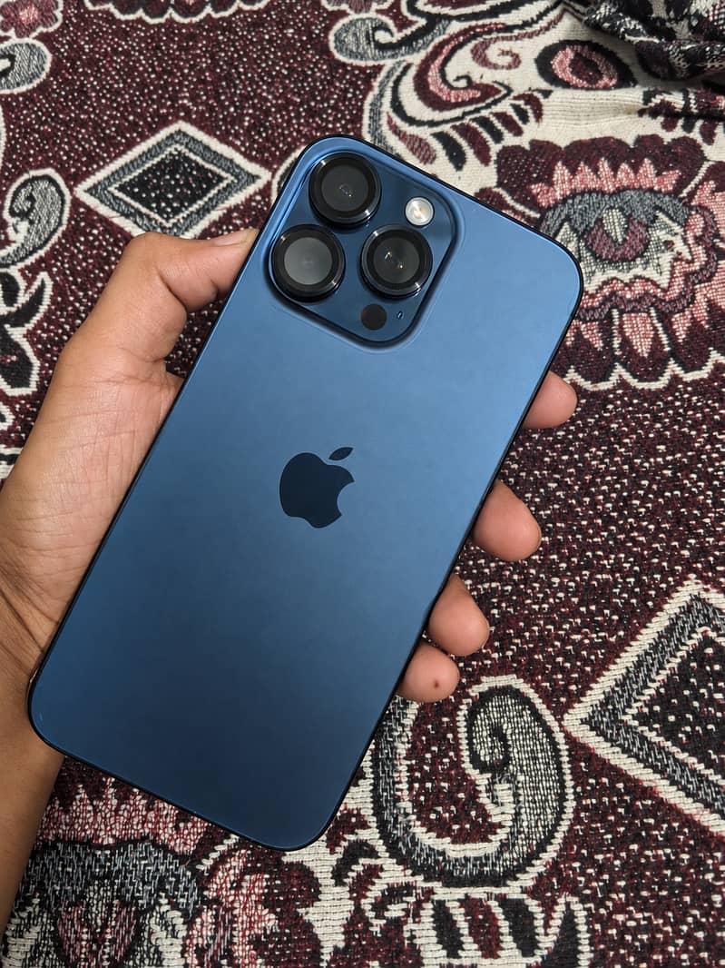 Apple iPhone 15 Pro Max 0