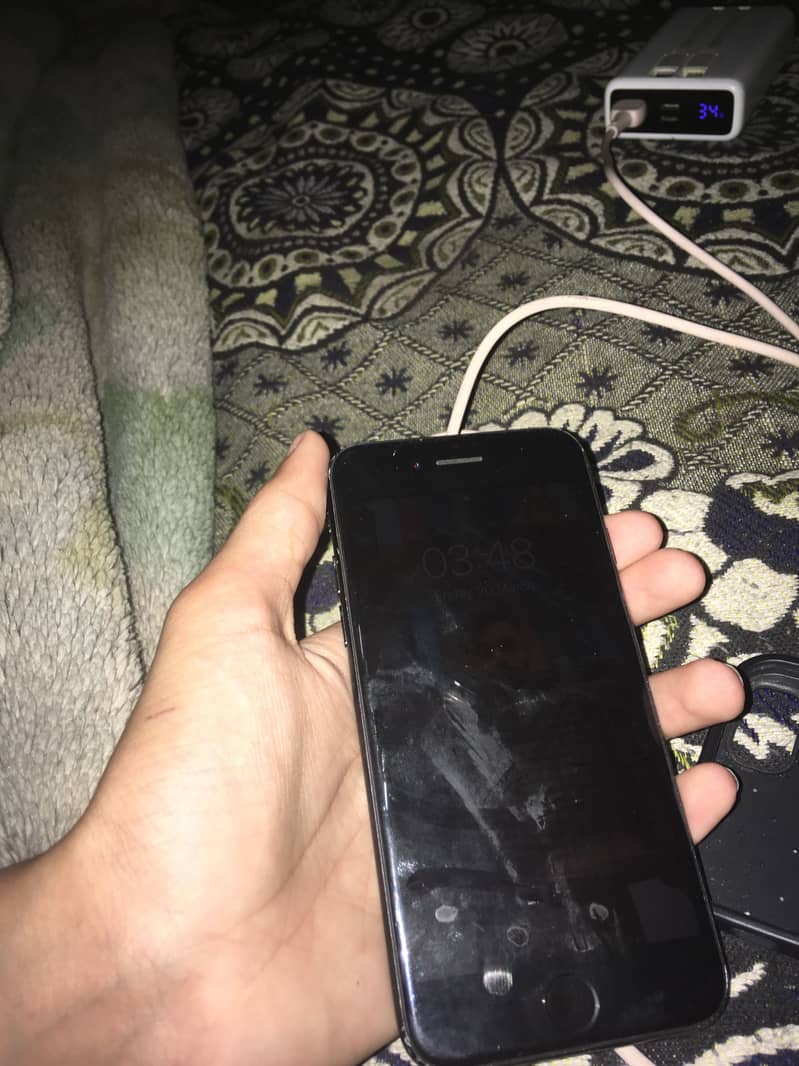 Apple iPhone 7 0