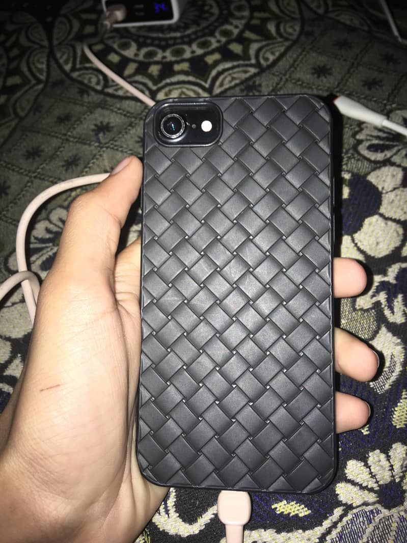 Apple iPhone 7 2