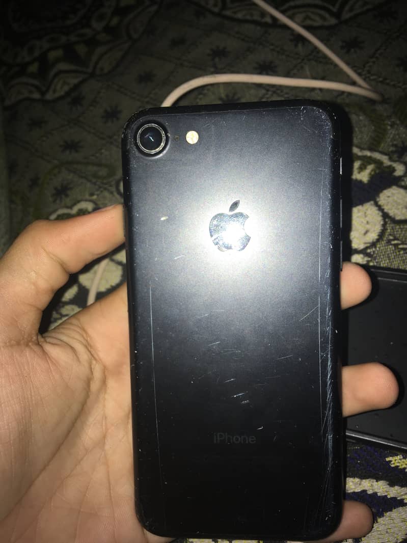 Apple iPhone 7 3