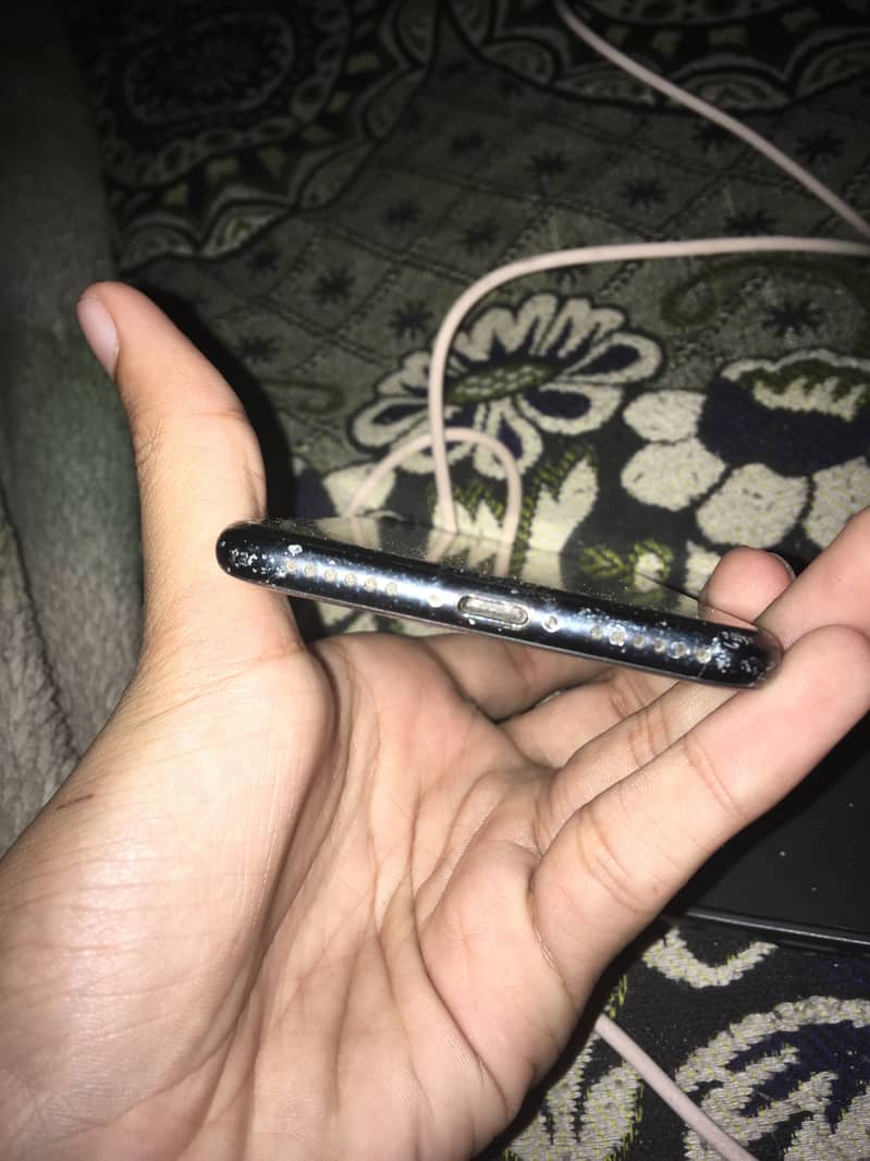 Apple iPhone 7 4
