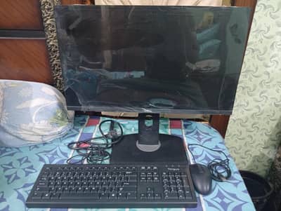 Dell 21" LED/LCD Monitor Complete setup with keyboard & mouse