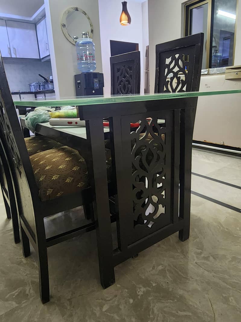 6 setar dining table 1