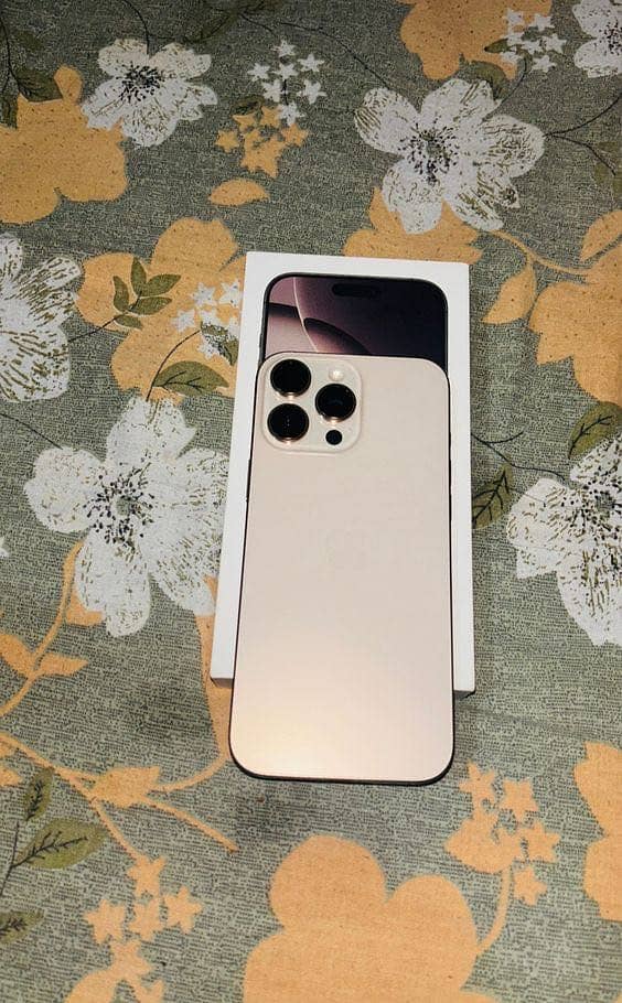 Apple iPhone 16 Pro Max 0