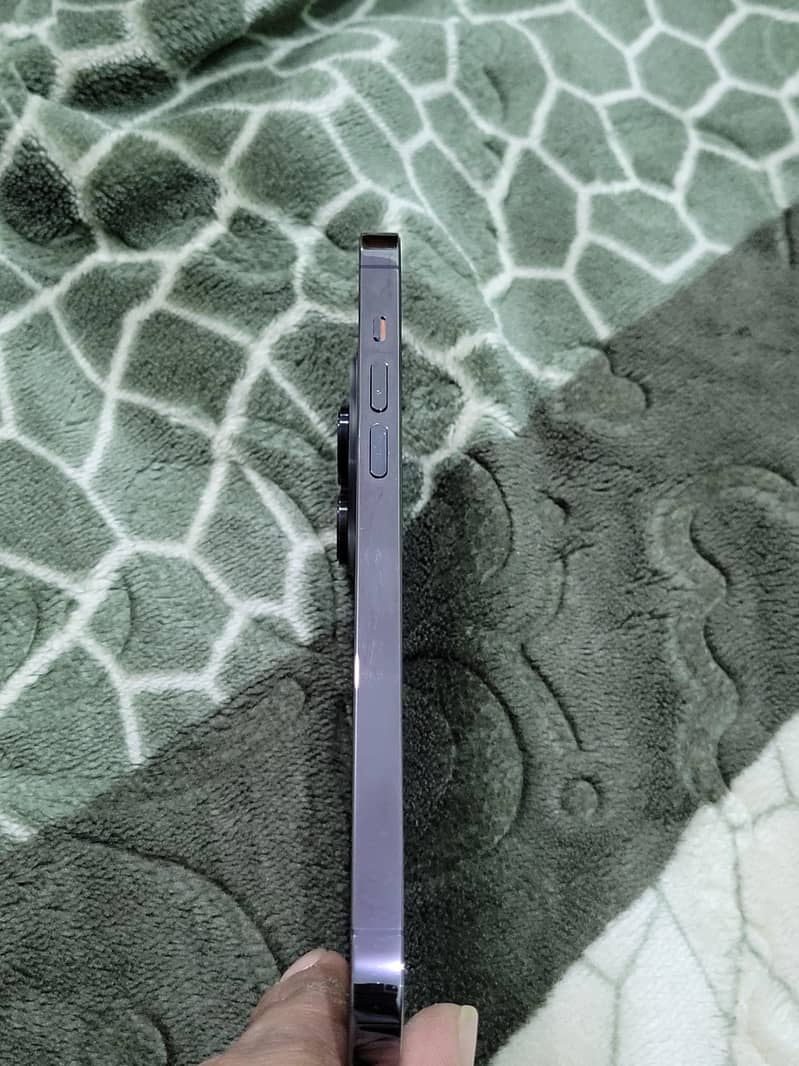 Apple iPhone 14 Pro Max 3