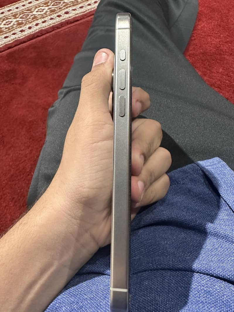 Apple iPhone 15 Pro Max 1