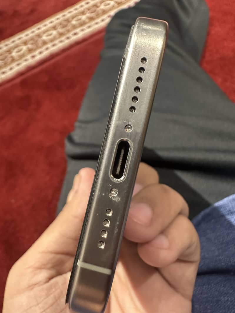 Apple iPhone 15 Pro Max 5