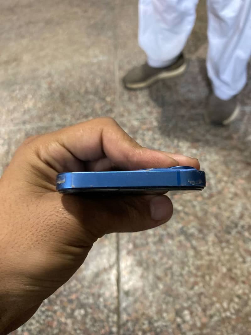 Apple iPhone 13 3