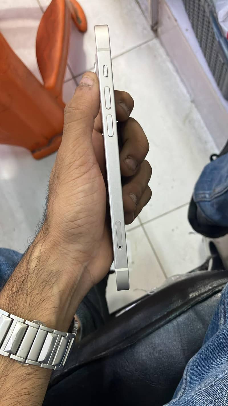 Apple iPhone 12 3